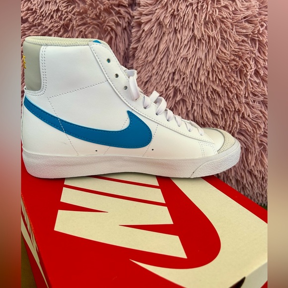 Nike Blazer Mid ‘77 (GS) big kids size 6Y - (cm= 24) women’s sizing in photos - Picture 5 of 12
